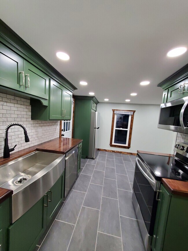 Foto del edificio - 189 E 2nd St