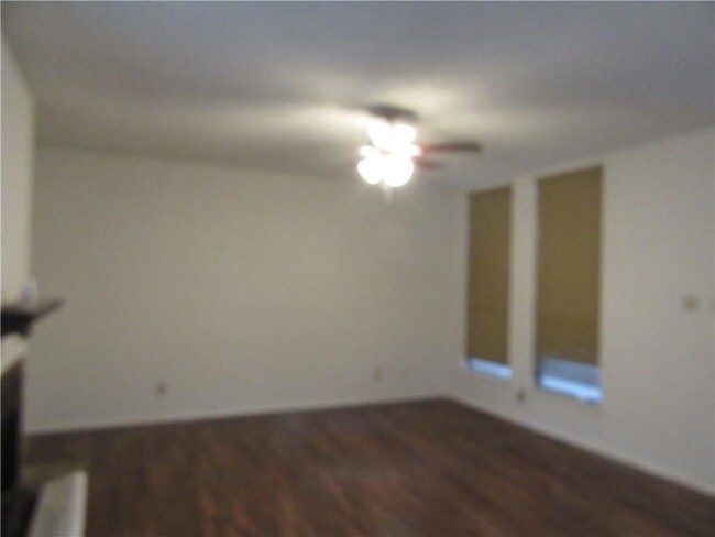 Building Photo - 5750 Phoenix Dr