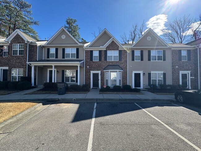 Foto del edificio - 3BR Townhome in Durham!