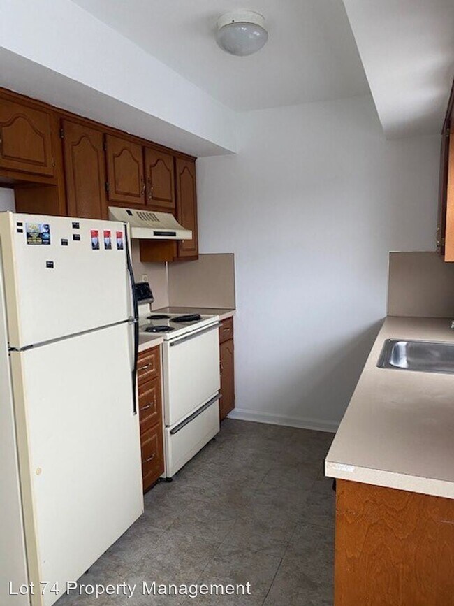 Building Photo - 1 br, 1 bath House - 51-1 W. Water St.