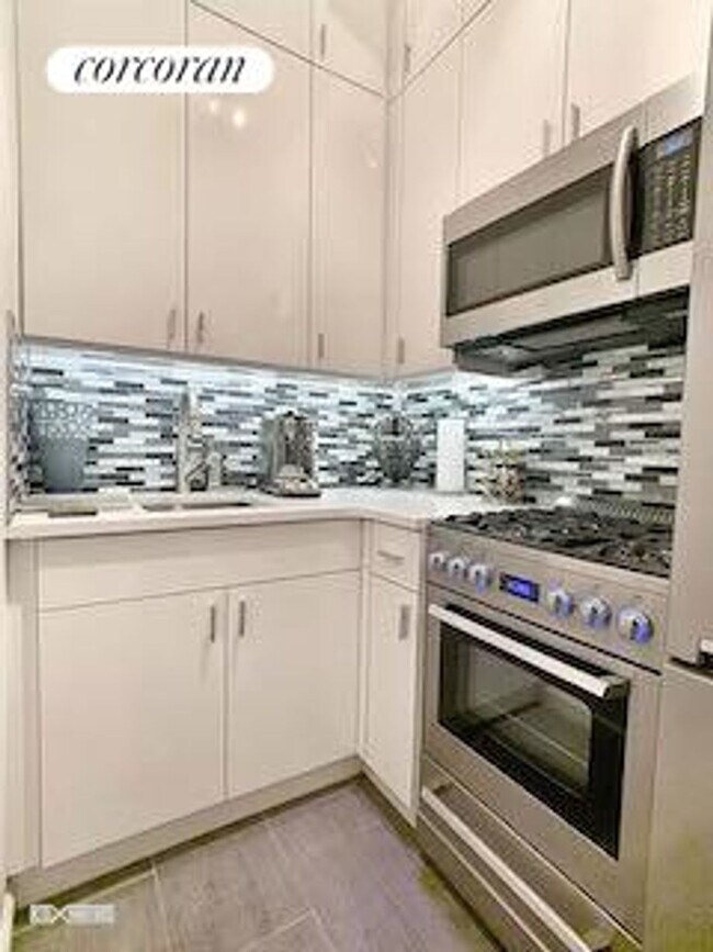 Foto del edificio - 244 E 60th St