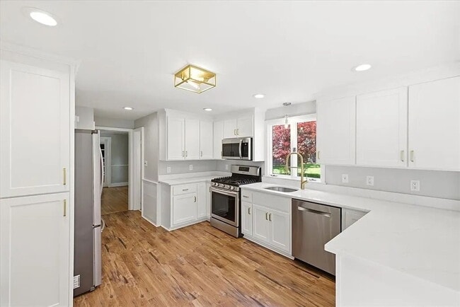 Building Photo - Single Family Home for Rent