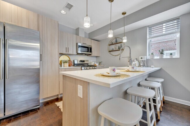 Foto del edificio - 1346 Nicholson St NW