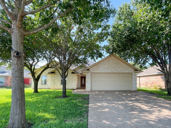 Building Photo - 109 Red Oak Rd