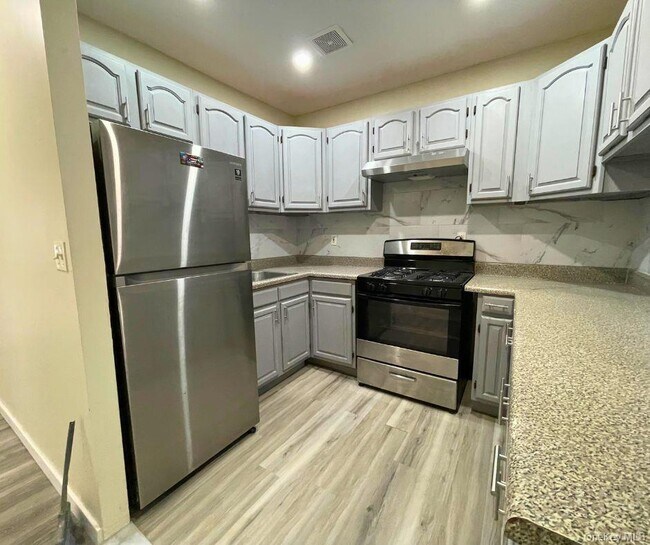 Foto del edificio - 824 Herkimer St