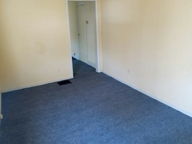 Photo - 437 E 9th St Apartment