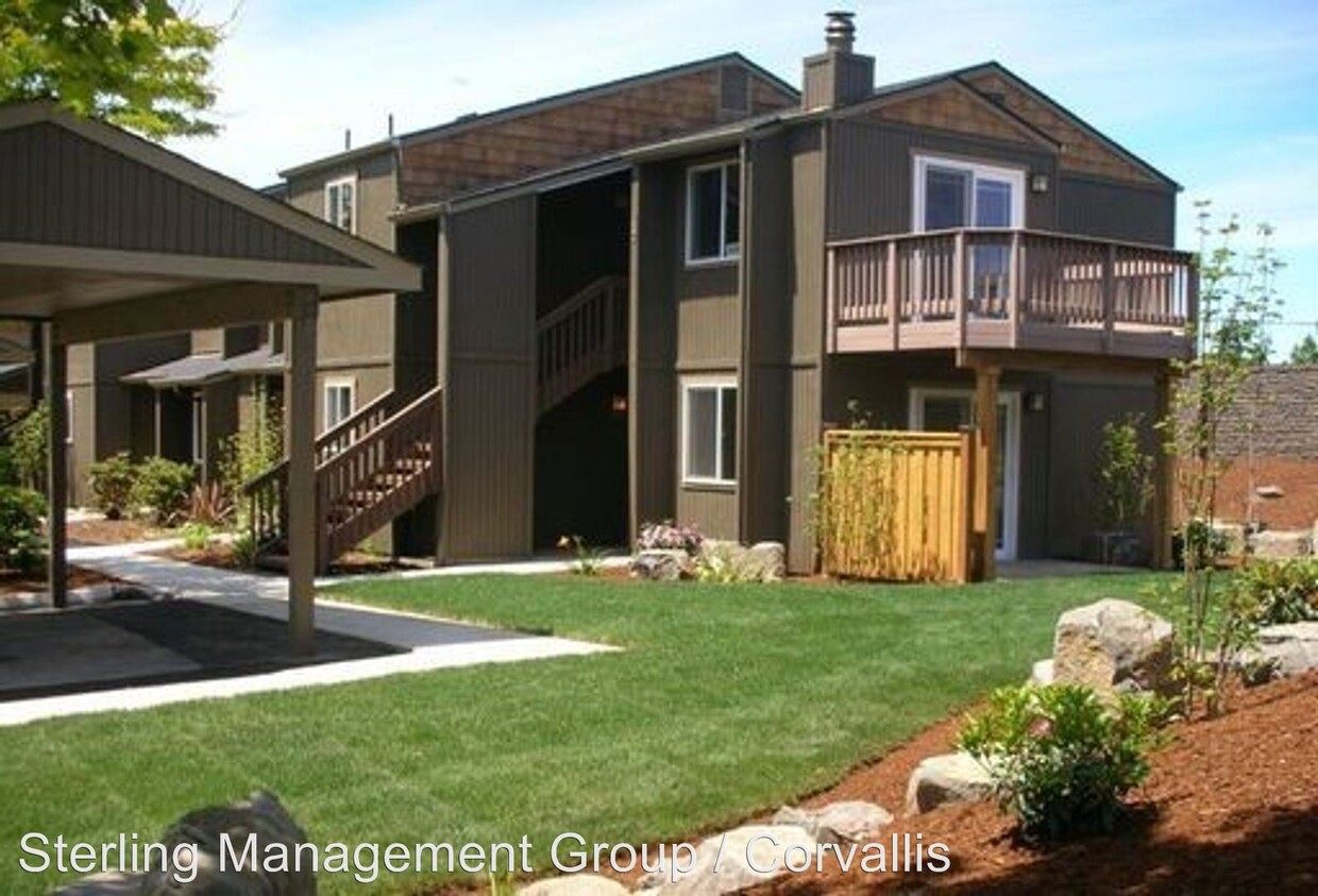 Primary Photo - 2832-2892 Newton Pl
