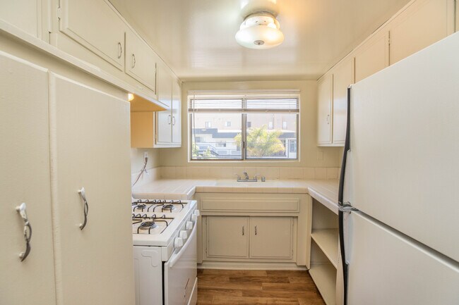 Foto del edificio - 963 S Barrington Ave