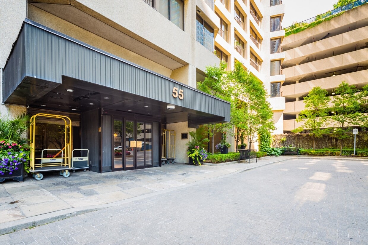 Building Photo - 65-3165 Harbour Square