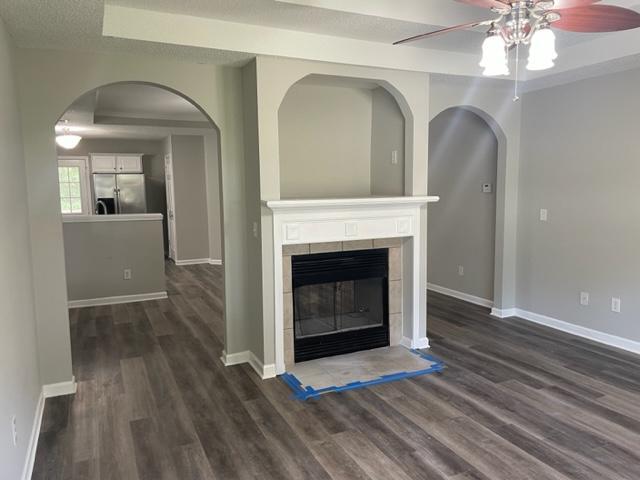 Foto del edificio - 303 Spring Creek Dr