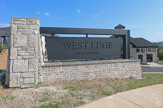 Foto del edificio - West Edge Apartments