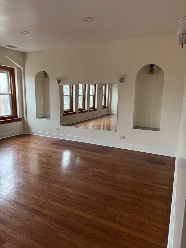 Foto del edificio - 6140 N Mozart St