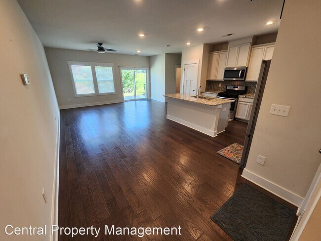 Building Photo - 3 br, 2.5 bath House - 112 Outback Drive