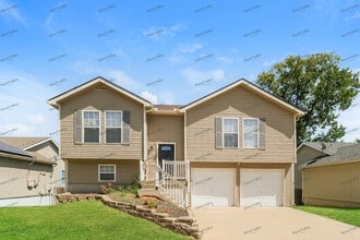 Building Photo - 321 N Queen Ridge Ave