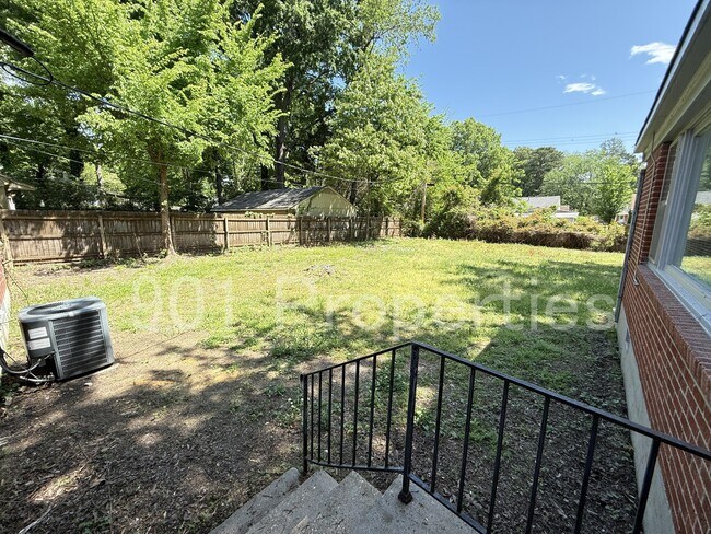 Foto del edificio - 814 Colonial Rd