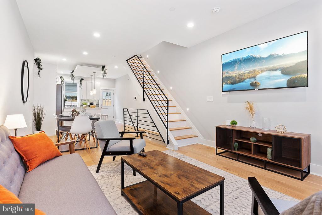 Foto principal - 2237 E William St