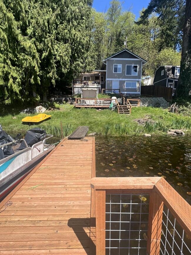 Building Photo - 5010 Lake Bosworth Ln