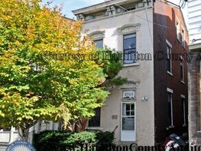 Building Photo - 2704 W McMicken Ave
