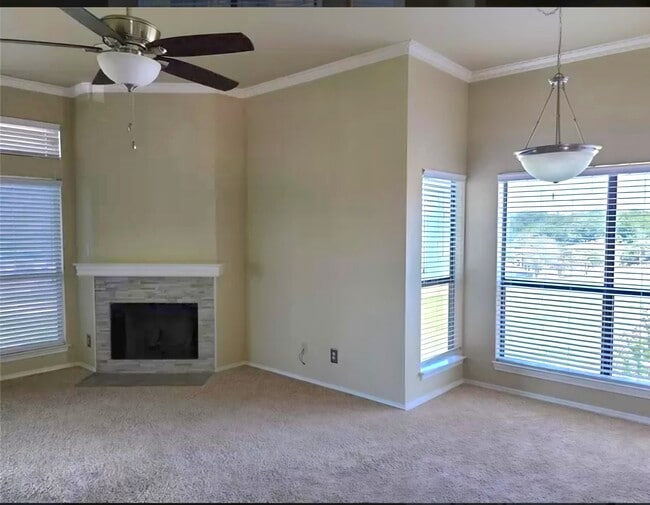 Building Photo - 267 Henry Chandler Dr