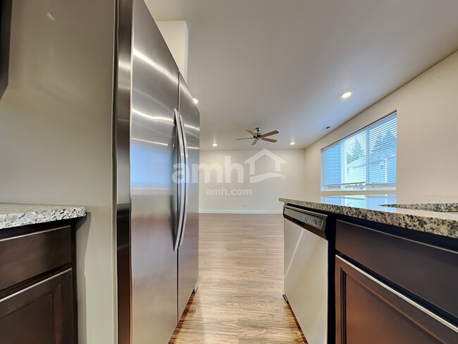 Building Photo - 9262 Tigerlilly Street SE