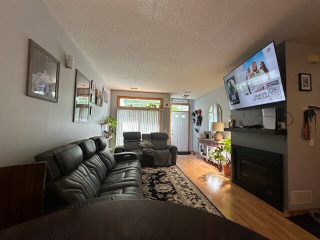 Building Photo - 3639 Vermilion Ct N