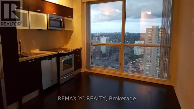 Photo du bâtiment - 386-2386 Yonge St