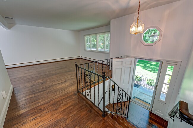 Building Photo - 26 Valleywood Rd