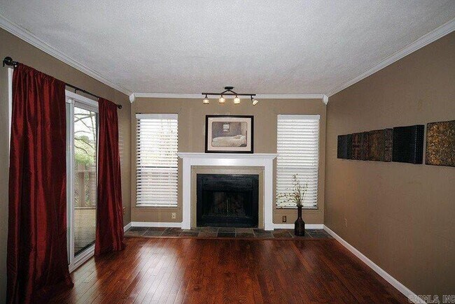 Foto del edificio - 12100 Rainwood Rd