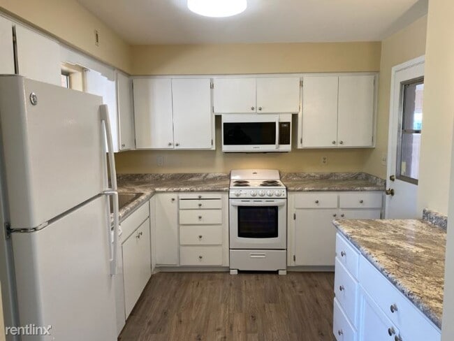 Building Photo - 2 br, 2 bath House - 6121 E Albany St