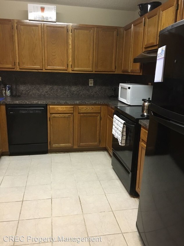 Foto del edificio - 8346 Longridge Rd