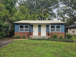 Building Photo - 105 S Howell Ave