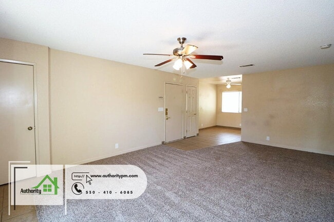 Building Photo - 1553 Bramble Pl