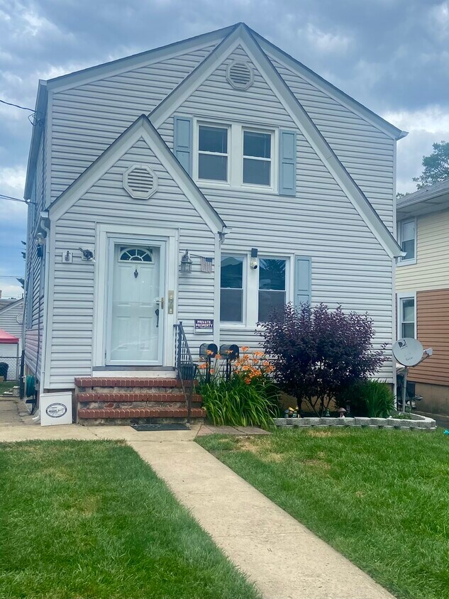 1328 Stevens Ave Unit 2, Halethorpe, MD 21227 Apartments in