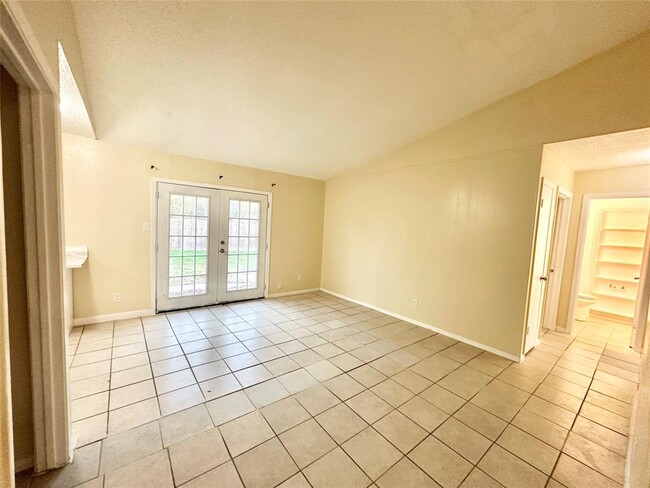 Building Photo - 7221 Ellington Cir