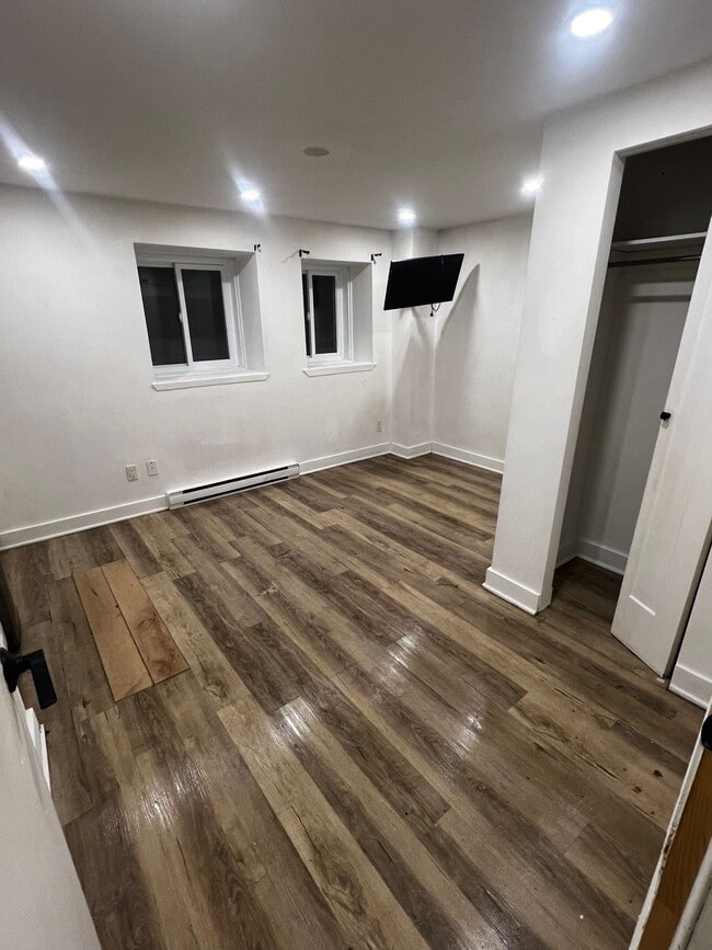 Building Photo - 1638 Rue Saint-Christophe