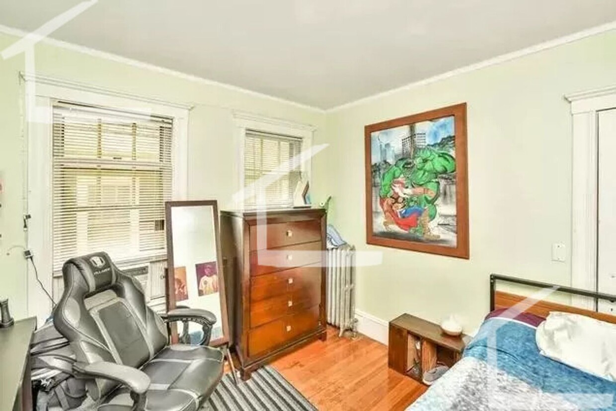 Foto principal - Large 4 bed in Brookline