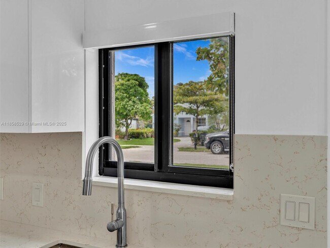 Foto del edificio - 107 Central Ave