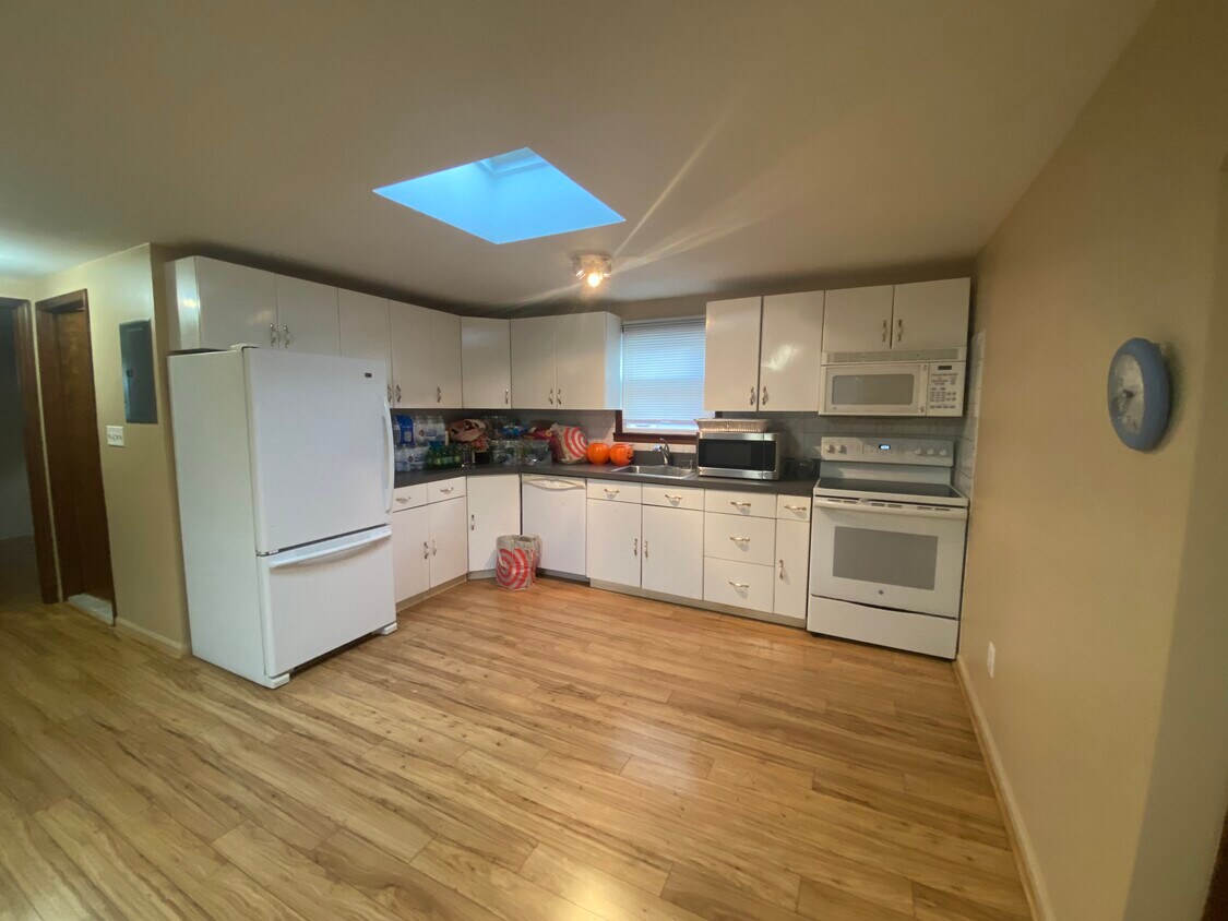 2372 Hudson St Unit 2372, East Meadow, NY 11554 Apartments in East