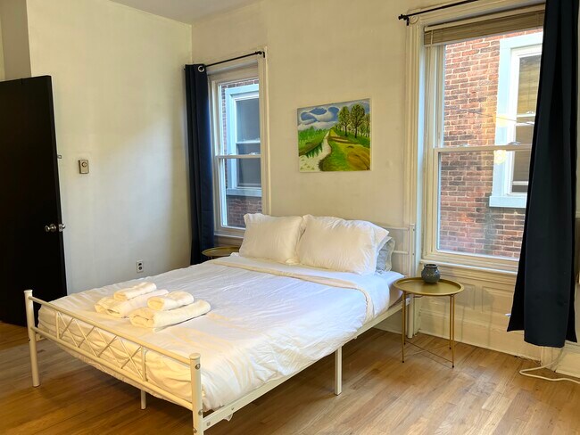 Bedroom 1 - 3215 Hamilton St
