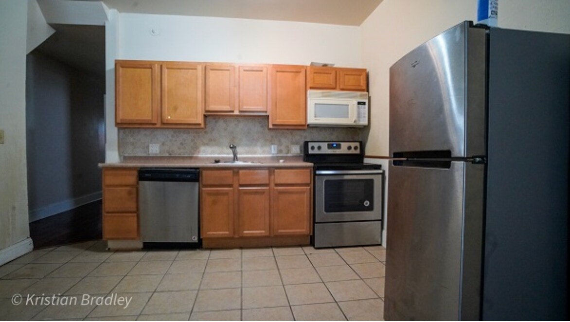 kitchen - 4034 Baring St
