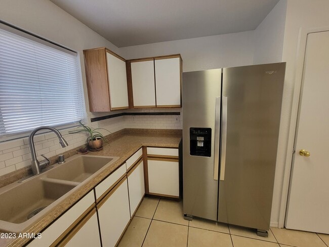 Foto del edificio - 2259 E Spruce Dr