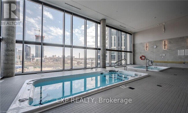 Photo du bâtiment - 15 Wellington St S