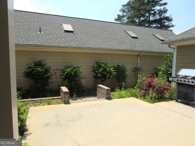 Building Photo - 120 Cottage Club Dr