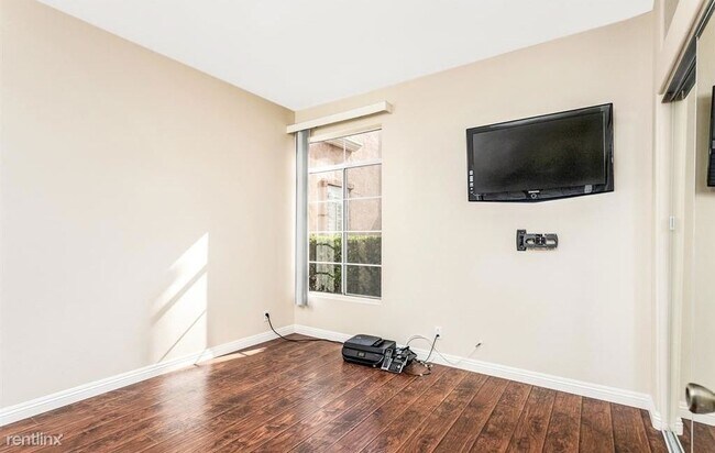 Foto del edificio - 2 br, 2 bath Condo - 3547 Cameo Drive