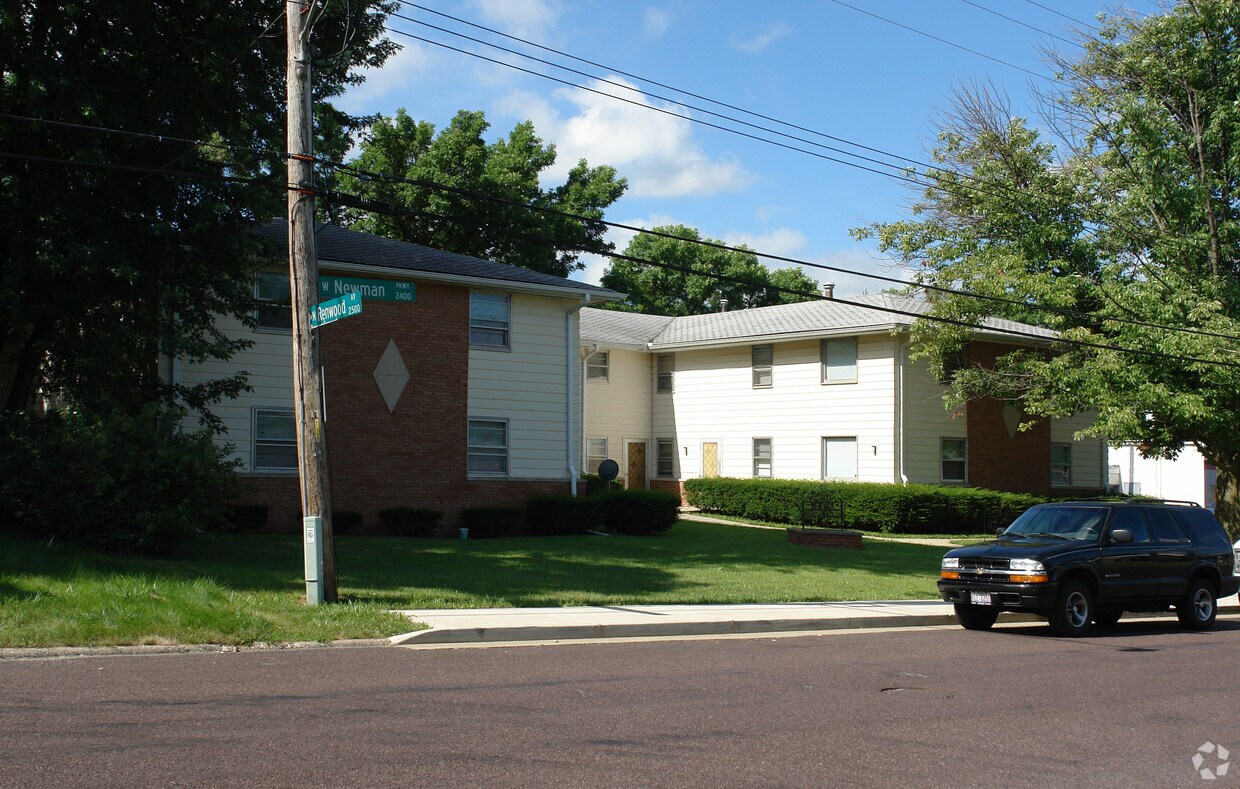 Foto del edificio - 2414 W Newman Pky