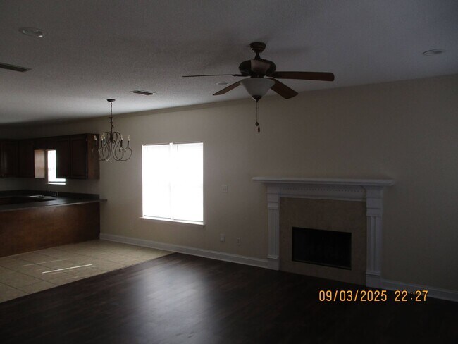 Foto del edificio - 121 Morning Mist Dr