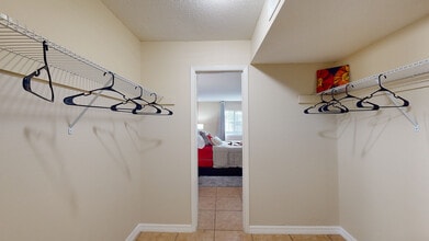 Building Photo - Serenity Lane