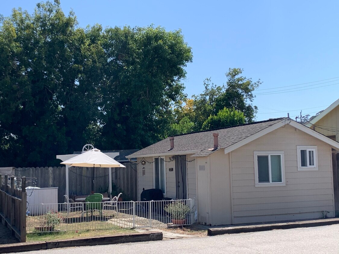 670 7th Ave, Santa Cruz, CA 95062 House Rental in Santa Cruz, CA