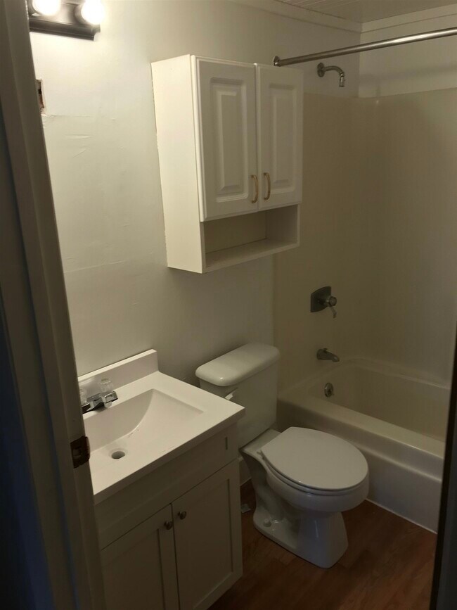 Photo - Fairfax 6-plex Apartment