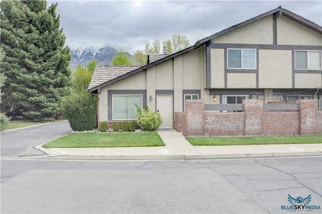 Building Photo - 3440 Brookside Dr.